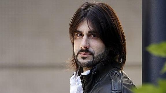 Tres coches acorralan al cantante Melendi en una carretera de Madrid y le amenazan