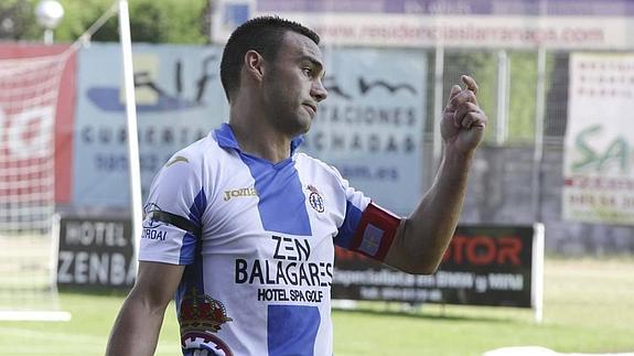 El Real Avilés vence a la lluvia (1-2)