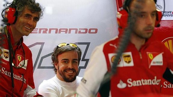 Fernando Alonso, durante la sesión de entrenamientos libres. 