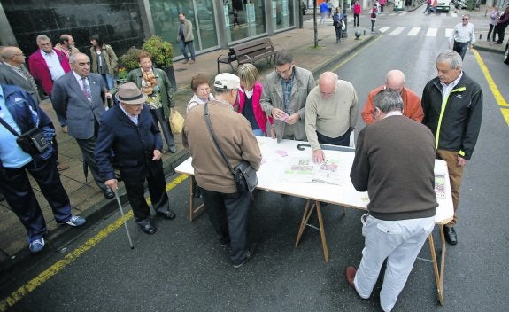 Los jubilados de Langreo, en lucha por su centro social
