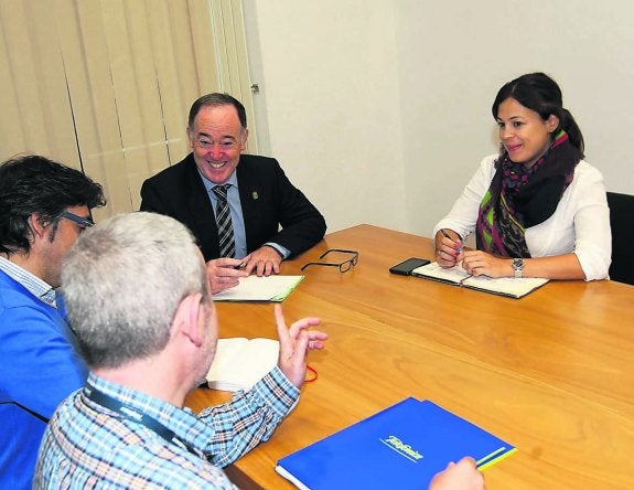 La reunión de ayer en el Ayuntamiento de Siero. 