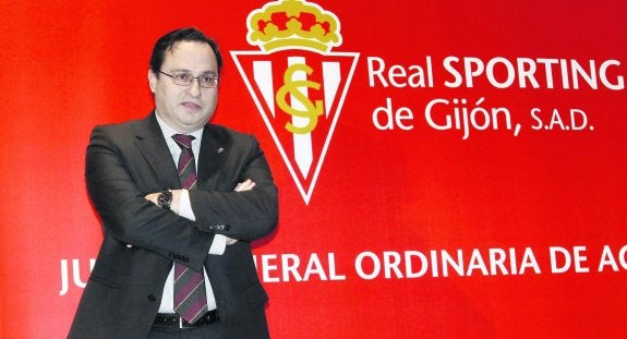 Javier Fernández, vicepresidente del Sporting, en la junta general de accionistas del Sporting de 2013. 