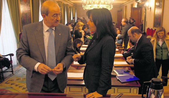 El concejal Jaime Reinares, con Paloma Sainz, en el pasado mandato. 