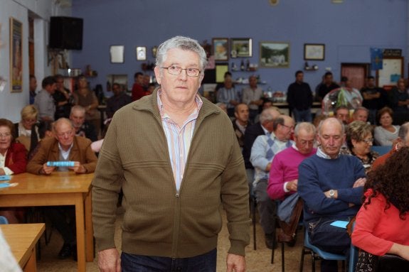 Cortina se dirige hacia el escenario en la segunda semifinal de La Nueva. 