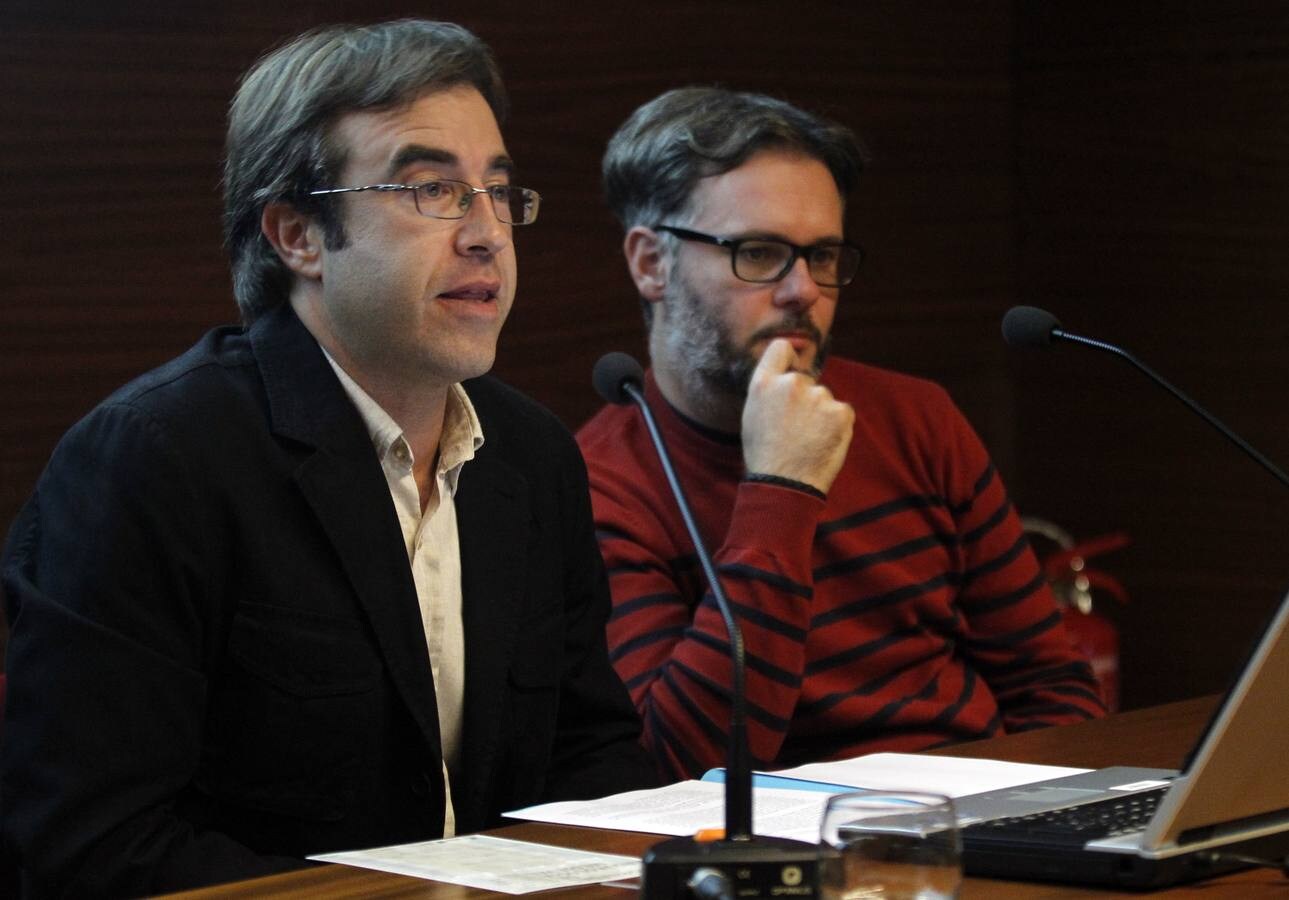 Alejandro García e Iván Muñiz, ayer en la conferencia. 