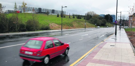 Las obras del vial finalizaron en octubre cuando las recibió el Ayuntamiento. 