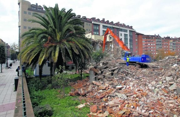 El edificio de La Madreña ha quedado ya derruido. 