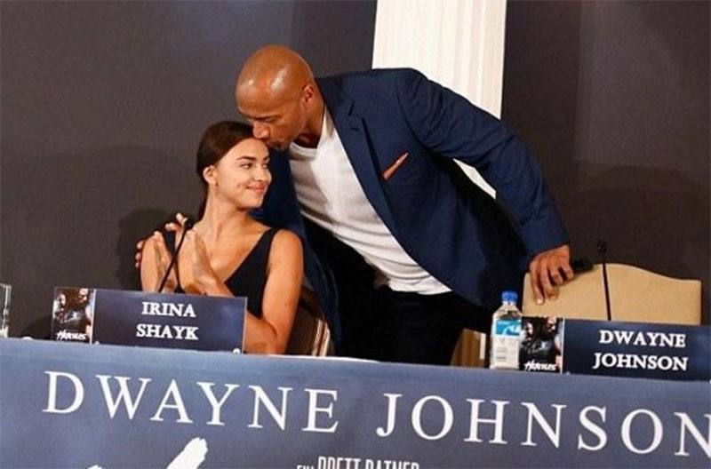 Irina Shayk y Dwayne Johnson en la presentación de 'Hércules'