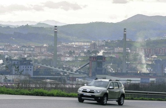 Imagen de las baterías de cok desde la subida a Valliniello.. 