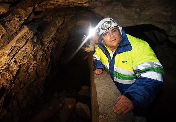 Agustín Iglesias Caunedo, durante la visita de hoy.