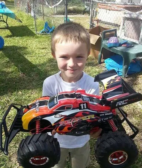 Final feliz en el cumpleaños de un niño autista al que no asistió ningún amigo