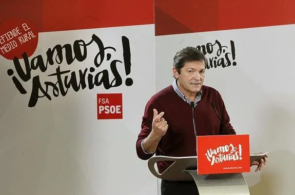 El presidente del Principado, hoy, en Luarca.