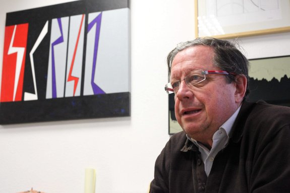 El arquitecto José Ramón Fernández Molina, durante la entrevista mantenida en la Redacción de LA VOZ. :: marieta