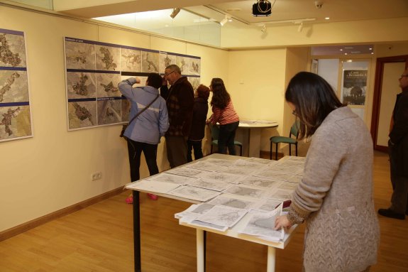 El despliegue de documentación en la sala de exposiciones de la Casa de Cultura es extenso, tanto como el volumen de visitas recibido ya durante la primera jornada. 