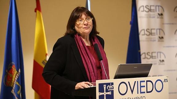 Ana María Llopis, durante su intervención en Oviedo. 