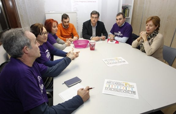 Reunión ayer de responsables de UPyD y de la Plataforma en Defensa del Plan de Vías.