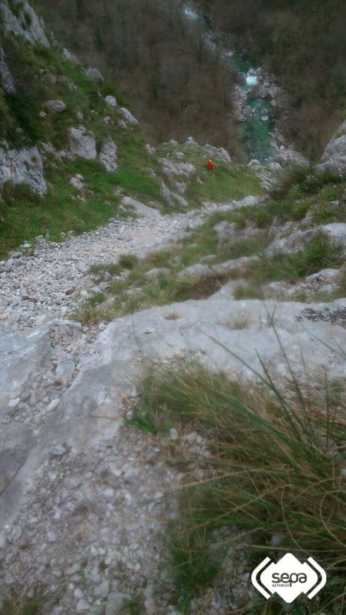 Imagen del desfiladero por el que se despeñó el fallecido. 