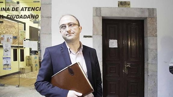 Antonio de Luis Solar, alcalde de Pravia