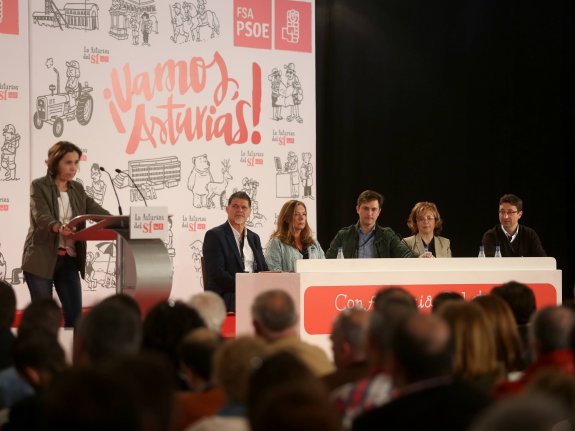 Dolores Carcedo, consejera de Hacienda y número dos de la candidatura autonómica del PSOE, ayer, durante su intervención en la conferencia política. 