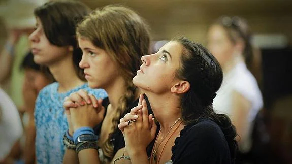 Los jóvenes de Asturias, entre los que menos creen en Dios