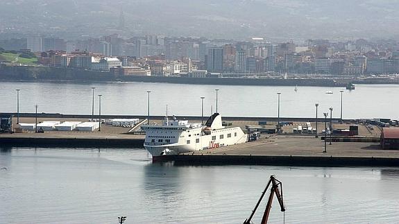 El Principado reclama una «hoja de ruta rigurosa e inmediata »para reflotar la autopista del mar