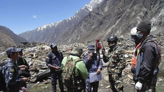 Margallo: «La esperanza de encontrar vivos a los 6 españoles se ha disipado»