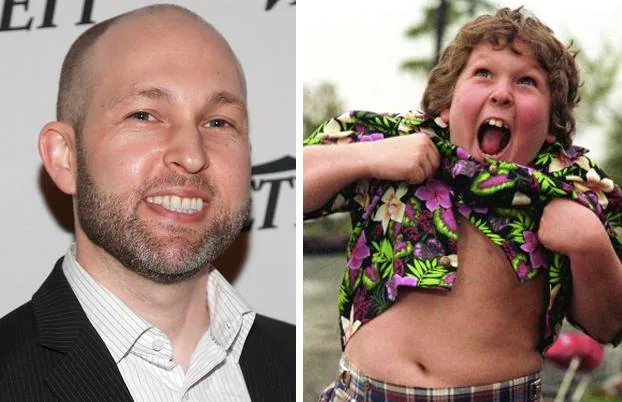 Jeff Cohen, a la izquierda, en la actualidad. A la derecha, cuando  ra el niño gordito de la película