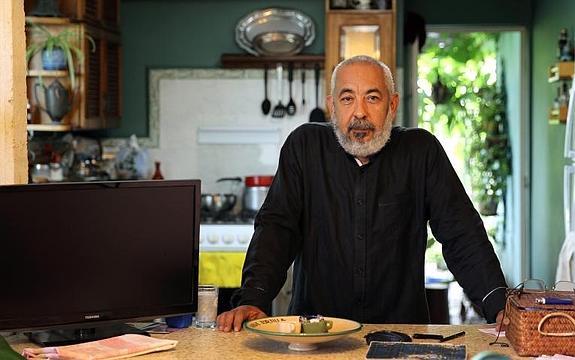Leonardo Padura, hoy, en su casa de La Habana, tras saberse ganador del Premio Princesa de Asturias.