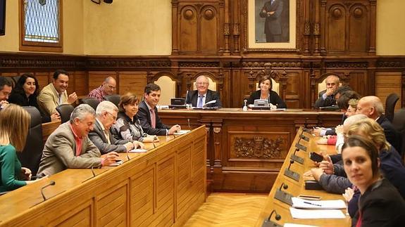 Pleno exprés de la Corporación gijonesa saliente que se celebró ayer para aprobar las actas de las dos sesiones de mayo.