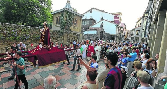 San Pedro recorrió Rivero en procesión. :: MARIETA