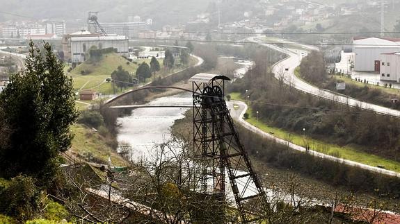 Río Nalón a su paso por El Entrego. 