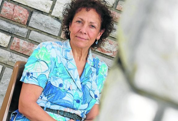 La doctora Coral Sanfeliú ayer, en la residencia de La Granda.