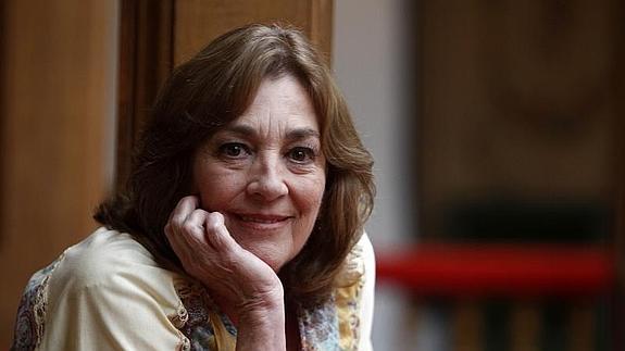 Carmen Maura, ayer, en el Reconquista.Posa como actúa, sin esfuerzo.: