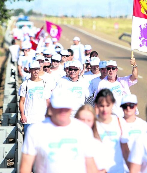Ganaderos participantes en la 'marcha blanca' que partió el lunes de León y llegará el 4 de septiembre a Madrid.