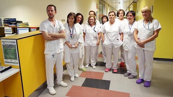 Rubén Amsorena, Carmen Ramos (supervisora), Luz Tejón, Azucena Álvarez, María Jesús Cuesta, Carolina Suárez, Pilar Domínguez, Lorena Jove y Carmen Bernaldo de Quirós. 