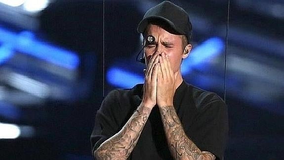 Justin Bieber, emocionado en su último concierto.