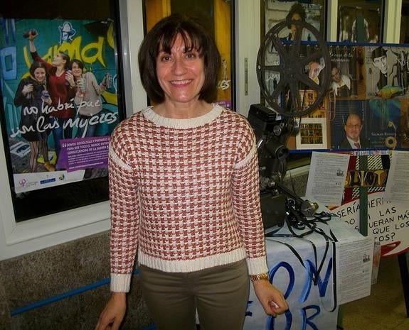 Luisa María Miguel, directora de la Escuela de Luarca.