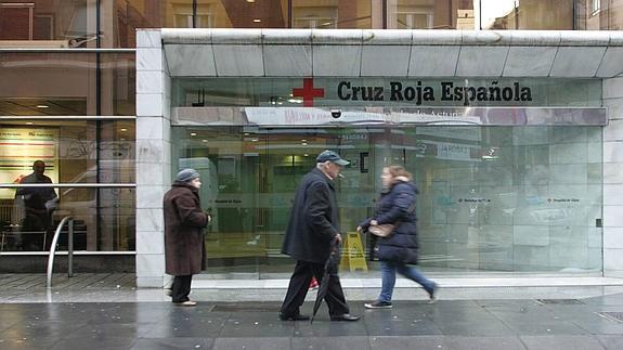 Cruz Roja estudia ampliar  la unidad de diálisis ante  la saturación de pacientes