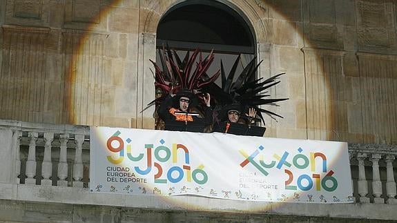 Los oricios Mauricio y Horacio, durante el pregón.