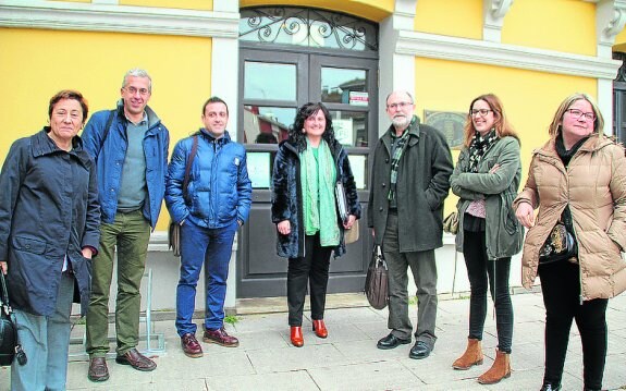 Carmen Moreno, Fernando García, Gabriel Rodríguez, Amelia Fernández, Jesús Casas, Paula Cuervo y Cecilia Tascón. 