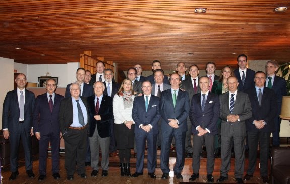 Una foto de familia de los empresarios. 