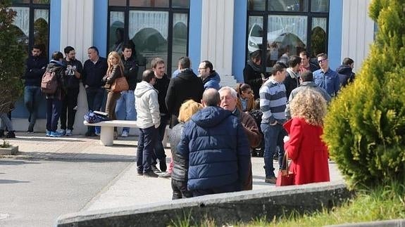 Los mensajes de condolencia han llegado al tanatorio avilesino de manera incesante a lo largo de toda la mañana.