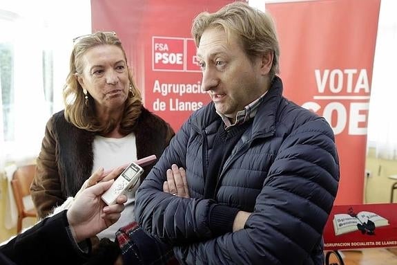 Dolores Álvarez Campillo y José Herrero durante una rueda de prensa el pasado diciembre. 