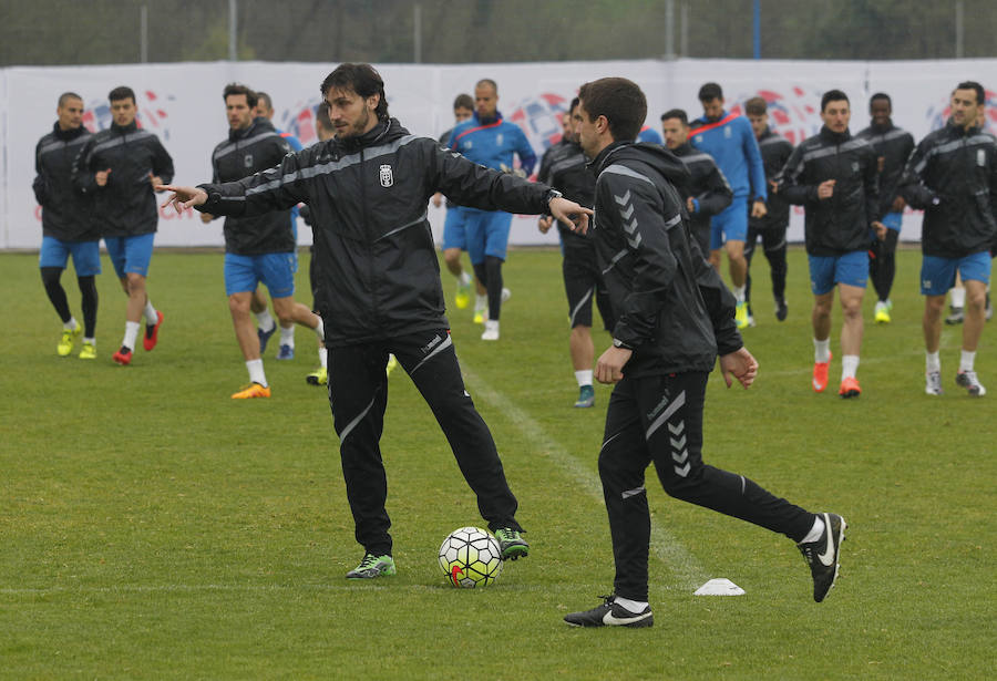 Entrenamiento del Real Oviedo en el Requexón. 