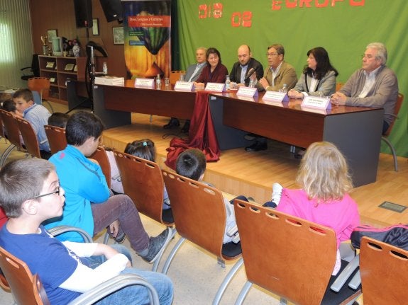 Antonio Méndez, Silvia Méndez, Vicente Montes (moderador), José Cancio, Nélida Barrero y José Ron 