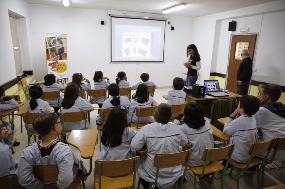 Los alumnos no se perdieron detalle de la charla. 