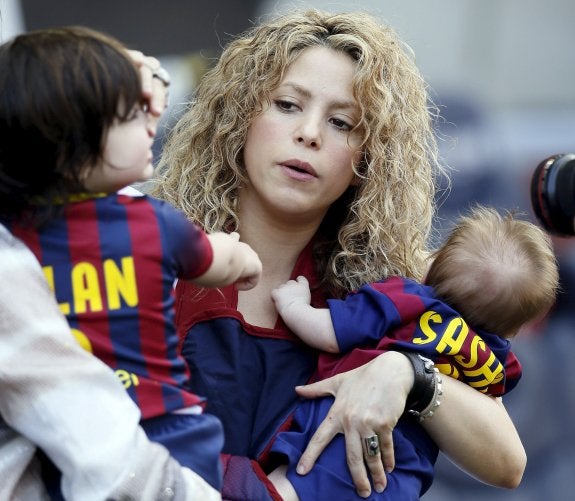 Shakira ya tiene dos niños con Piqué, Milan y Sasha. 