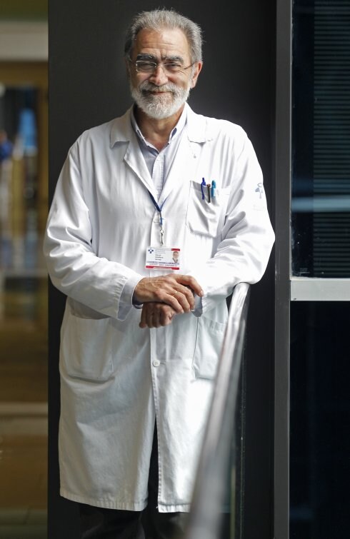 Manuel Matallanas, el pasado miércoles en los pasillos del HUCA, en sus últimas horas como gerente del Área Sanitaria IV. 