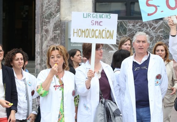 Personal del Servicio de Atención Continuada, ante el Sespa. 