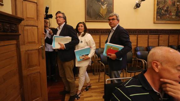 El edil del PP Pablo González, expulsado del Pleno de Gijón